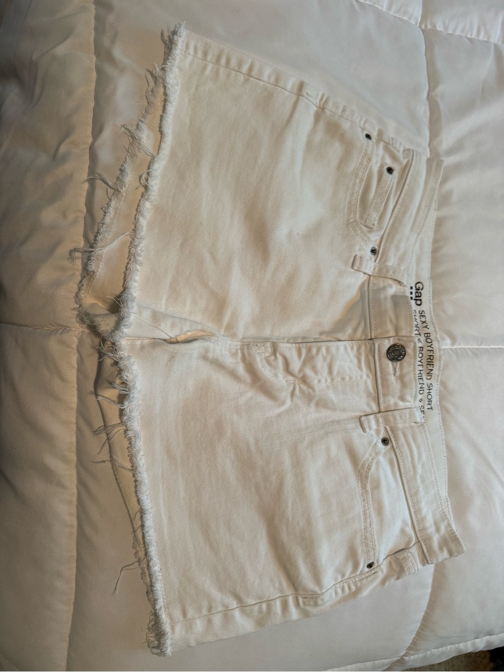 GAP White Boyfriend Mid-Rise Denim Shorts with Frayed Hem